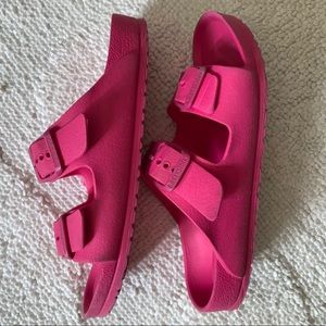 Kids pink rubber Arizona Birkenstock’s